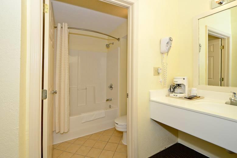 Manchester Heritage Inn & Suites 外观 照片