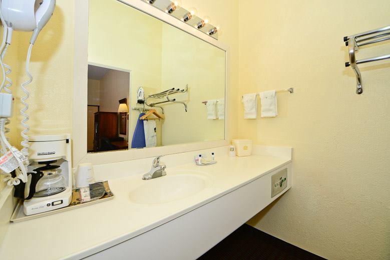 Manchester Heritage Inn & Suites 外观 照片